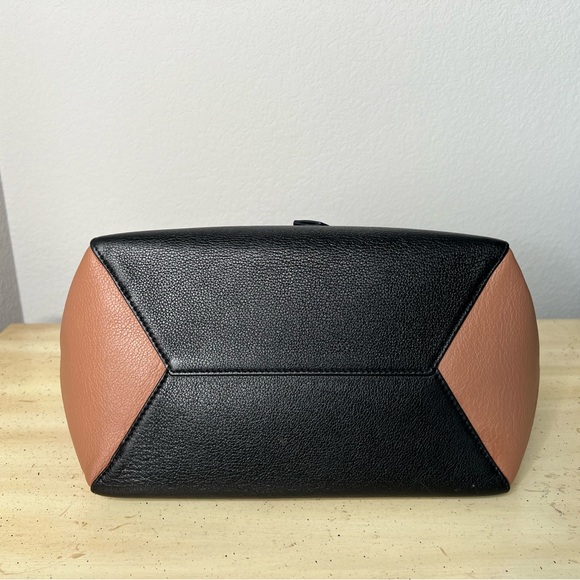 LOUIS VUITTON LOCKME CABAS GRAINED CALFSKIN LEATHER (2 tone) - Picture 6 of 15